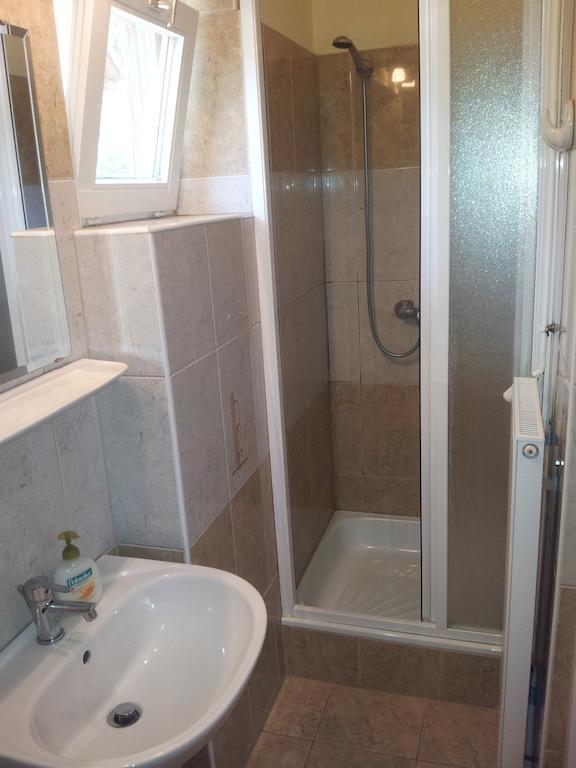 Antal Apartmanok Zalakaros Bilik gambar